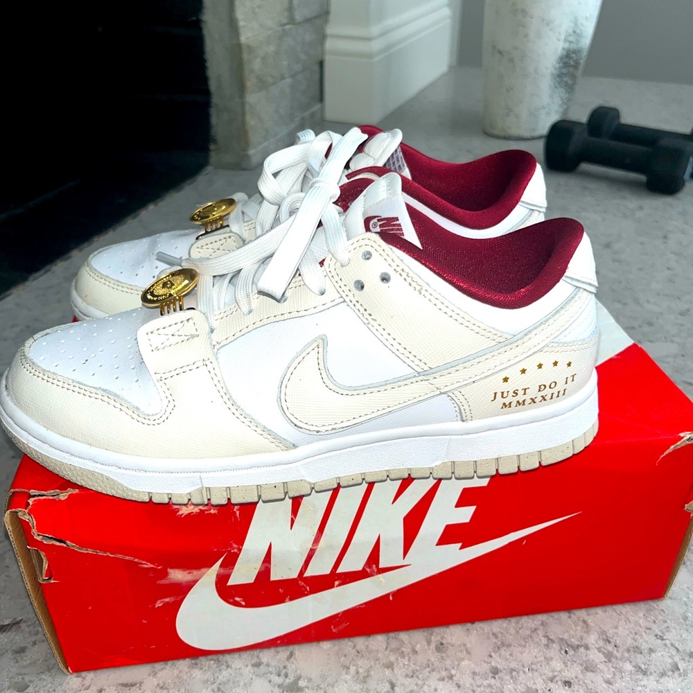 Nike Dunk Low SE "Just Do It White Phantom Womens Sz 6.5